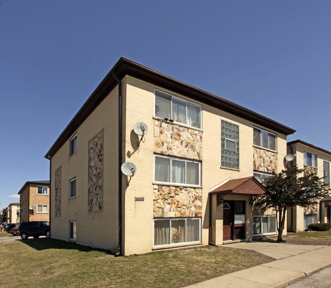 10490 Carol Ct in Des Plaines, IL - Foto de edificio - Building Photo