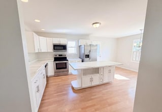 1379 Gumbert Dr in Amelia, OH - Building Photo - Building Photo