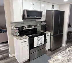 10218 Bushman Dr in Oakton, VA - Building Photo - Building Photo