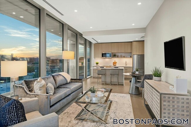 160 Merrimack St in Haverhill, MA - Building Photo - Building Photo