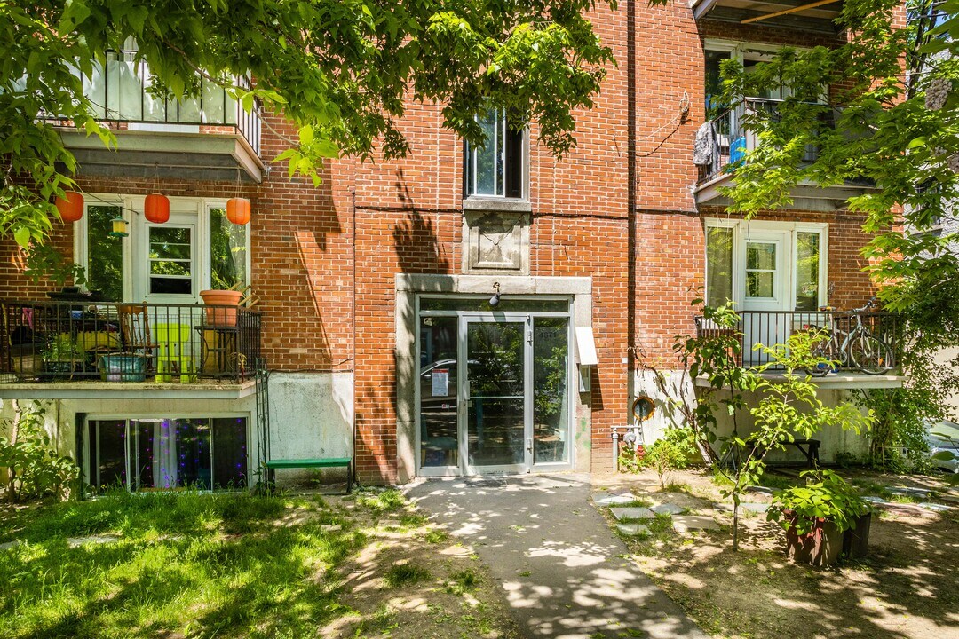 4871 Barclay Av in Montréal, QC - Building Photo