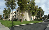 The Plaza in San Bernardino, CA - Foto de edificio - Building Photo