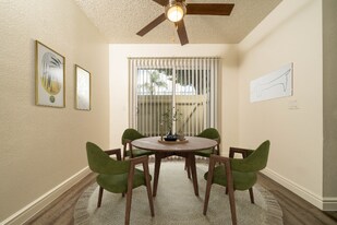 1466 Bonair Rd, Unit 00 in Vista, CA - Building Photo