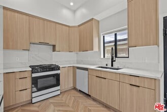 10006 Odessa Ave in Los Angeles, CA - Building Photo - Building Photo