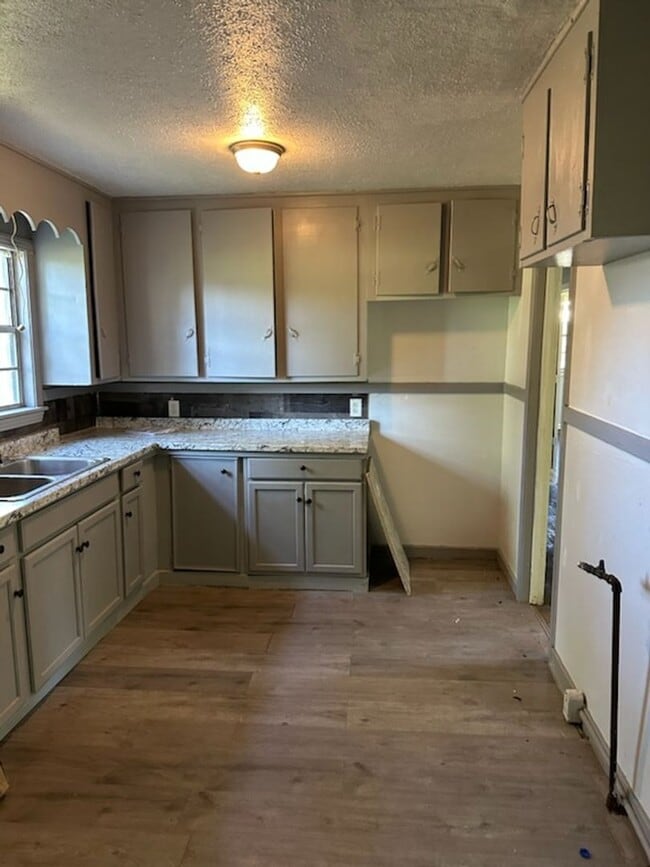 2051 Carolyn Ln in Pearl, MS - Building Photo - Building Photo