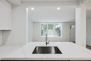 100 Liberty St N, Unit 11A in Clarington, ON - Building Photo