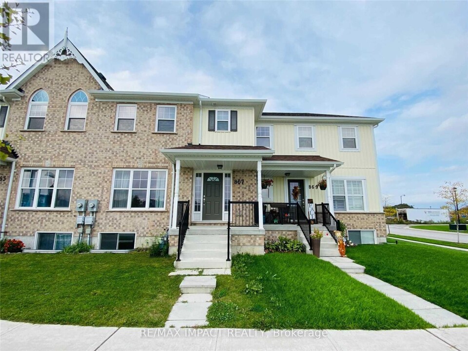 867 Broadway Blvd in Peterborough, ON - Building Photo