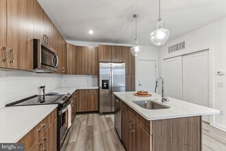 5801 Ridge Ave in Philadelphia, PA - Building Photo - Building Photo