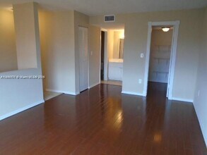 399 NW 72nd Ave in Miami, FL - Building Photo - Building Photo