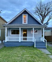 109 6th Ave in North Tonawanda, NY - Building Photo