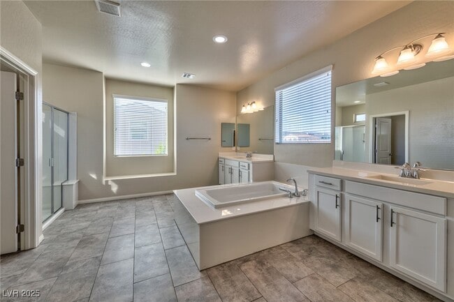 property at 837 Bogey Fairway Ct