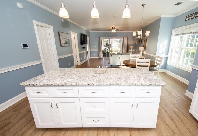 4868 Dahlia Ct, Unit 105 in Myrtle Beach, SC - Building Photo - Building Photo