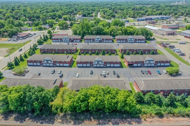 Noblemen Crossing in Little Chute, WI - Building Photo - Building Photo