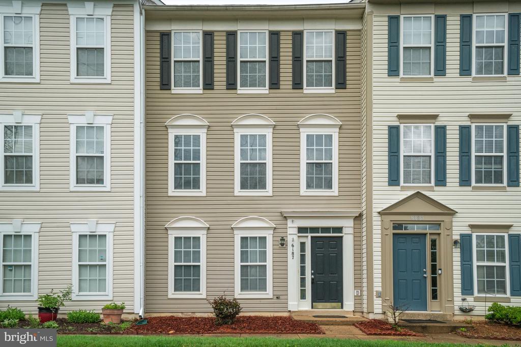 6187 Les Dorson Ln in Alexandria, VA - Building Photo