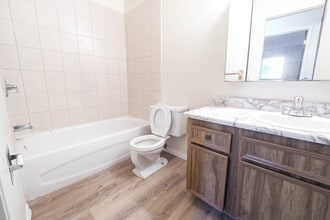 Heritage Manor in Edmonton, AB - Building Photo - Building Photo