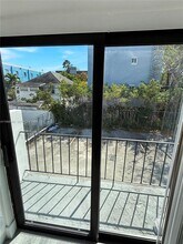 852 SW 1st St in Miami, FL - Building Photo - Building Photo