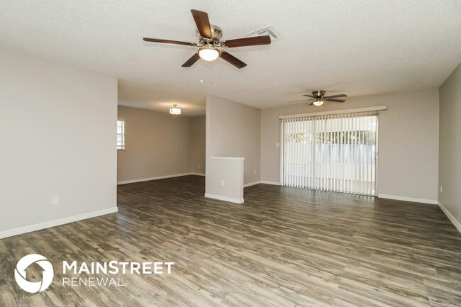 1102 E Normandy Blvd in Deltona, FL - Building Photo - Building Photo