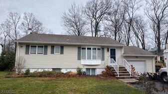 9 McKinley Pl in West Milford, NJ - Building Photo