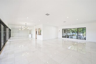 1570 Bay Dr in Miami Beach, FL - Building Photo - Building Photo