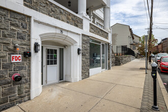 75 S Main St in Phillipsburg, NJ - Foto de edificio - Building Photo