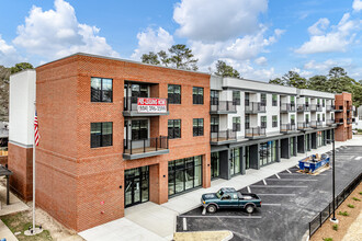 Evelyn in Richmond, VA - Foto de edificio - Building Photo