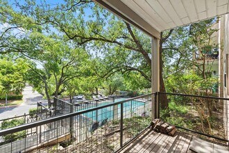 6600 Valleyside Rd in Austin, TX - Building Photo - Building Photo