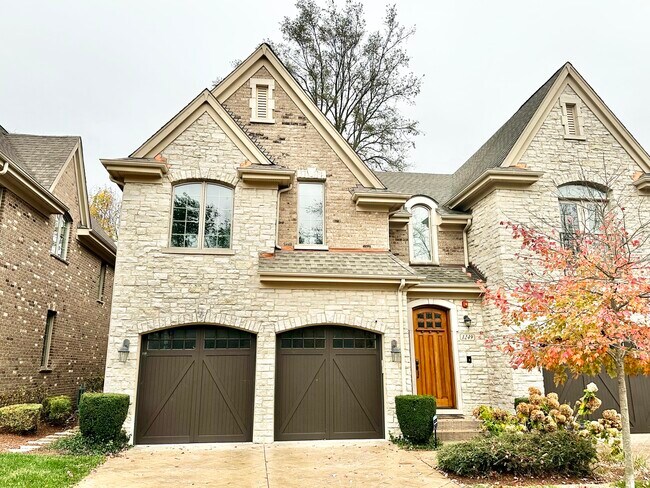 property at 1249 Caroline Ct