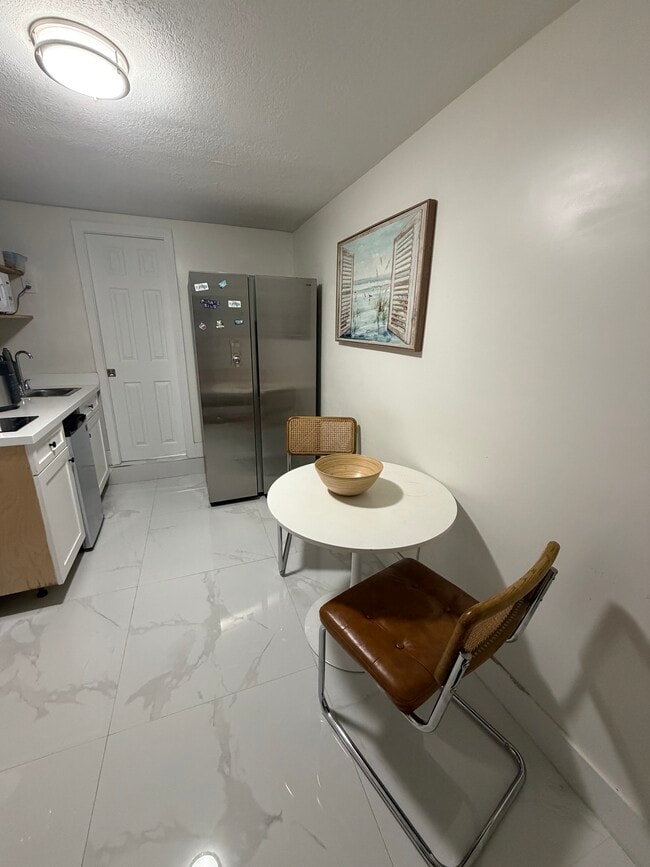 6859 SW 42nd Terrace, Unit Ludlum efficiency in Miami, FL - Building Photo - Building Photo