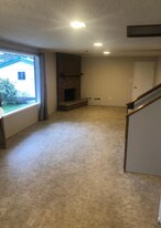 3413 Harbel Dr NE, Unit 2 in Bremerton, WA - Building Photo