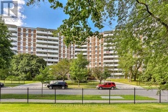 100 Rowena Dr in Toronto, ON - Building Photo - Building Photo