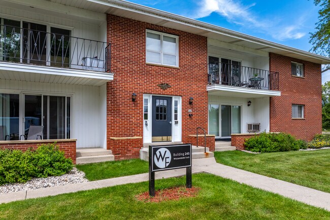 Williamsburg Flats in Thiensville, WI - Foto de edificio - Building Photo