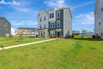 831 Recess Pt Dr in Moncks Corner, SC - Building Photo - Building Photo