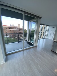 2369 N Lincoln Ave, Unit 313 in Chicago, IL - Building Photo - Building Photo