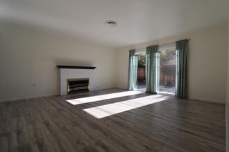 1086 Springfield Dr in Campbell, CA - Building Photo - Building Photo