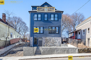 232 Fulton St, Unit 1 in Medford, MA - Building Photo