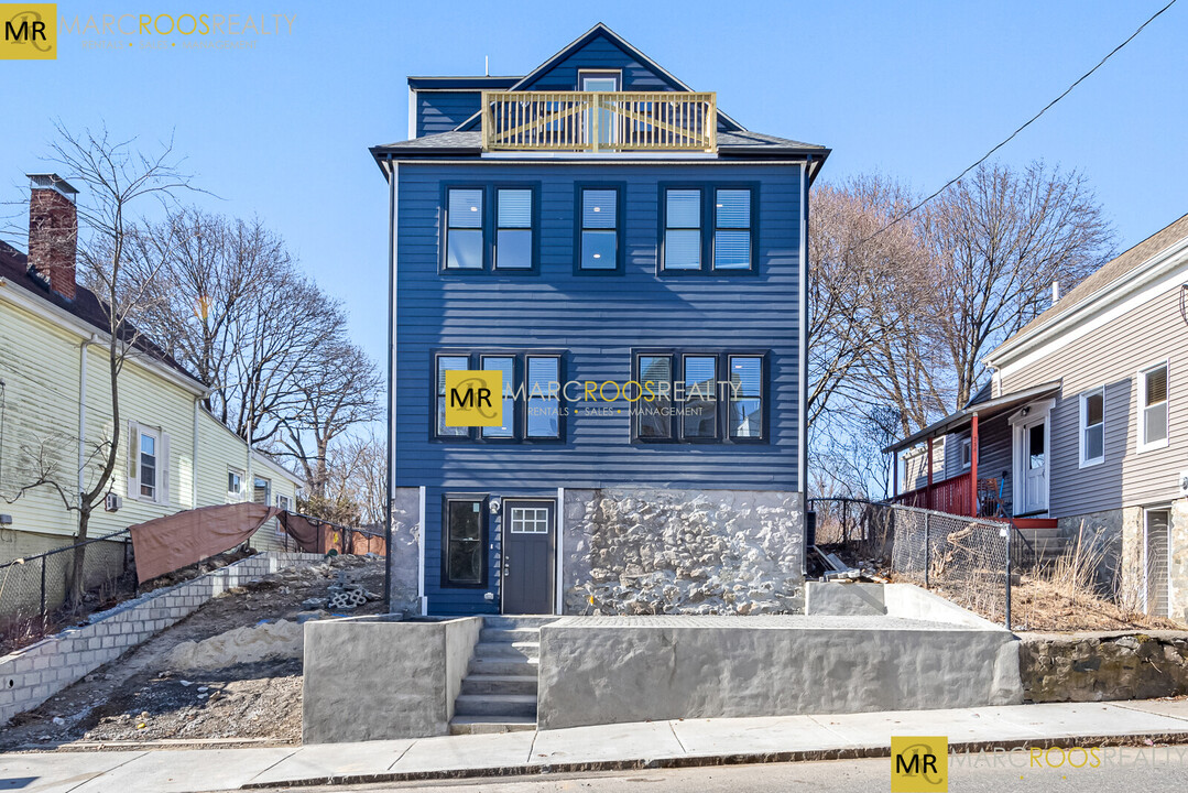 232 Fulton St, Unit 1 in Medford, MA - Building Photo