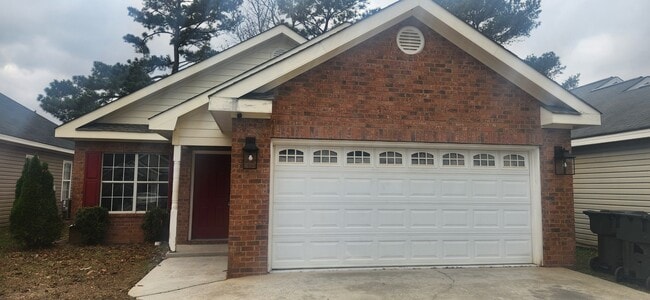 106 Rolling Woods Cir