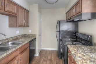 Heatherwood Apartments in Houston, TX - Building Photo - Building Photo