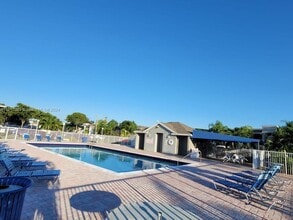 426 NE 210th Cir Terrace, Unit 106-2 in Miami, FL - Building Photo - Building Photo