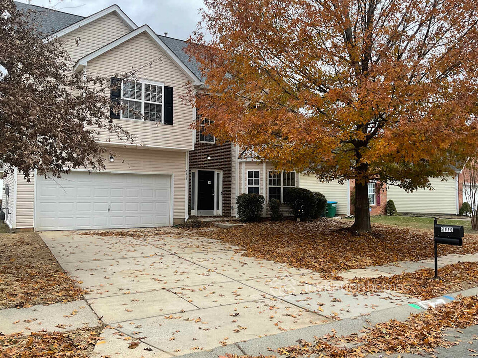 5710 Falkirk Lane in Matthews, NC - Building Photo