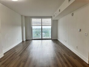 4250 Biscayne Blvd, Unit 911 in Miami, FL - Building Photo - Building Photo