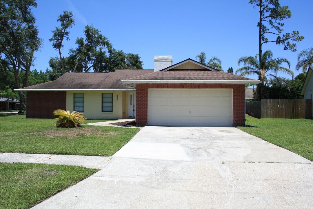 4609 Sun Valley Dr in Tampa, FL - Building Photo