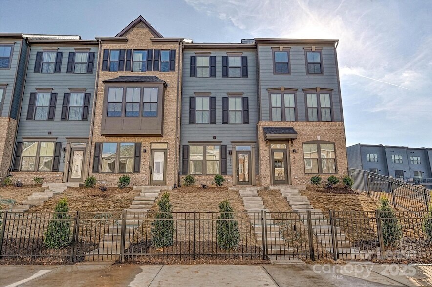 1470 Samuel St in Charlotte, NC - Building Photo