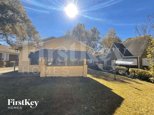 property at 1042 Victory Dr SW