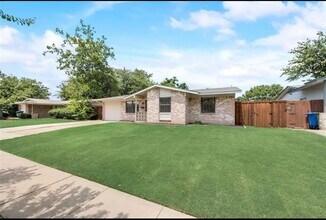 2429 Towerwood Dr in Carrollton, TX - Building Photo - Building Photo