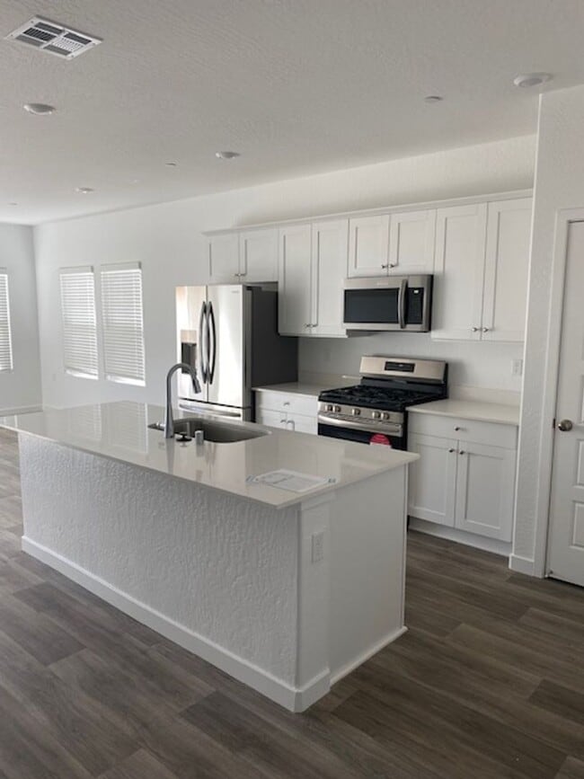 1799 Discovery Rd S in Madera, CA - Building Photo - Building Photo