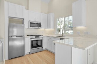 23328 Weller Pl in Woodland Hills, CA - Building Photo - Building Photo
