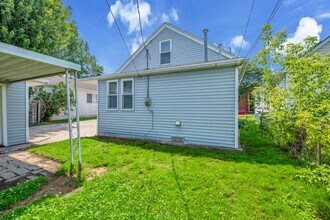 23045 E Thirteen Mile Rd in St. Clair Shores, MI - Building Photo - Building Photo