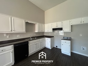 5022 Cottage Ln in Memphis, TN - Building Photo - Building Photo