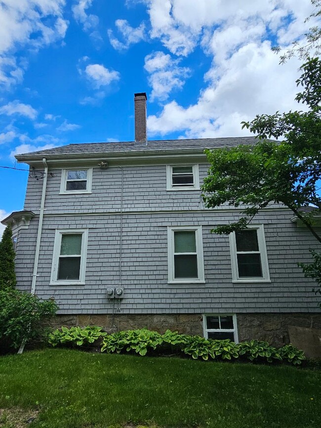 153 Rathgar St in Fall River, MA - Foto de edificio - Building Photo